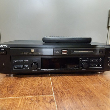 Sony MXD-D3 Compact Disc/MiniDisc Player