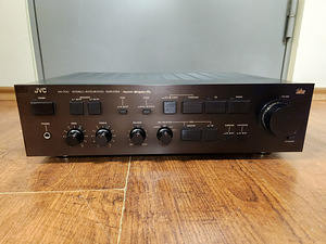 JVC AX-700(Dynamic Super-A)INTEGRATED STEREO AMPLIFIER (1 фото из 3)