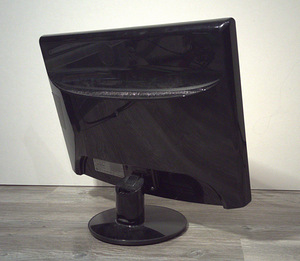 Monitor LG WS2252TQ Flatron- heas seisukorras (2 foto / 3)