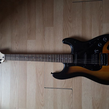 Parduodu gitaros komplektą Squier