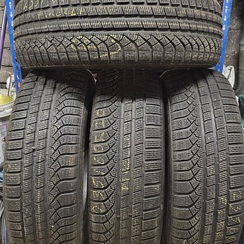 Pirelli P Zero Winter 235/60R20