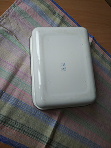 Emailitud kandilised kausid (3 foto / 9)