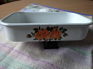 Emailitud kandilised kausid (4 foto / 9)