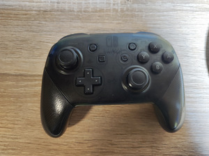 Nindendo switch (ЧЕРНЫЙ) б/у. (3 фото из 4)