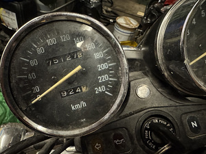 Kawasaki ZR 750C 1994 (2 фото из 4)