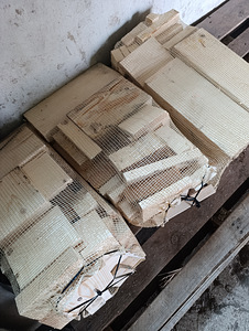 Kütteklotsid ja küttepuud (2 foto / 3)