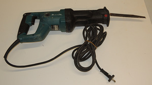 Сабельная пила Makita JR3050 (2 фото из 5)