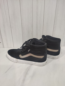 Женские кеды (3 фото из 6)