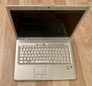 Dell Inspiron 1526 (2 фото из 3)