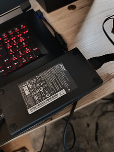 Acer predator helios 300 mänguri sülearvuti (2 foto / 10)