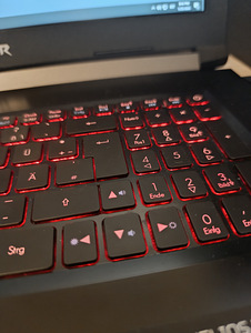 Acer predator helios 300 mänguri sülearvuti (9 foto / 10)