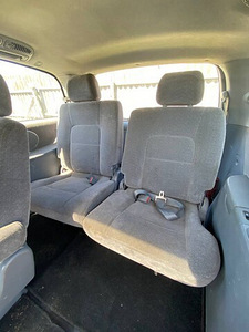 Autokohad KIA Carnival 2002. aasta jaoks (1 foto / 1)