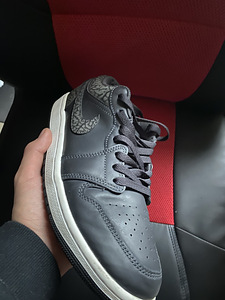 Air Jordan SE 1 (2 foto / 2)