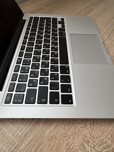 Apple Macbook Pro 13 (3 фото из 10)
