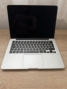 Apple Macbook Pro 13 (6 фото из 10)