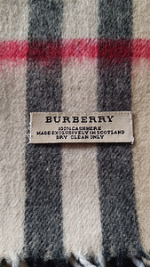 Шарф Burberry (2 фото из 2)