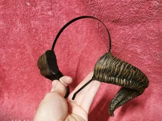 Fauni, deemoni sarved peavõrul