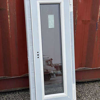 Пластиковое окно 40x100 см, открывающееся, ссылка в комплекте