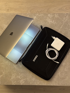 MacBook Pro"15 2019 (4 фото из 7)