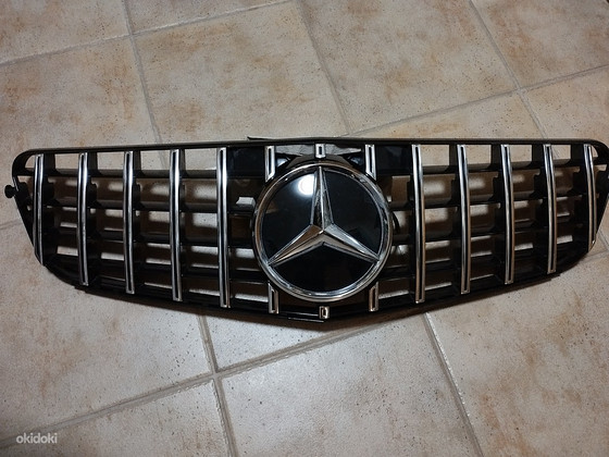 MB W204 Grill Iluvõre GT stiil PANAMERIKA