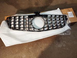 MB W204 Grill Iluvõre GT stiil PANAMERIKA (2 foto / 3)