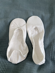 Tantsutreeningu sussid/Balletikingad, 40 (4 foto / 4)