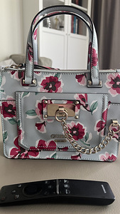 Сумка Guess (2 фото из 5)