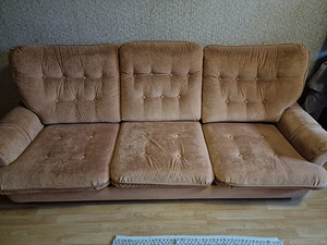 Диван и 2 кресла (1 фото из 3)