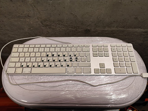 Apple keyboard (1 foto / 1)