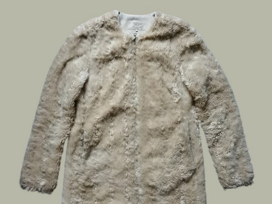 Zara kunstkarusnahast mantel