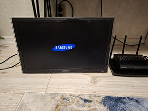 Televiisor Samsung 22, starmani digibox, TP link ruuter. (1 foto / 4)