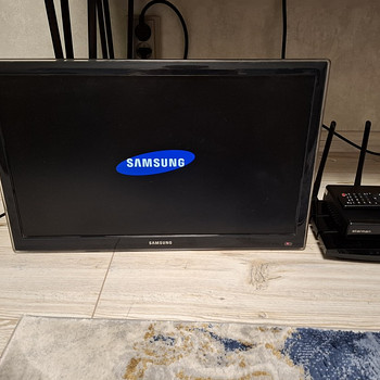 Телевизор Samsung 22, starmani digibox, TP link роутер.