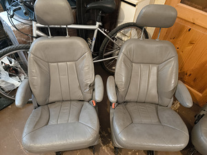 Сиденья Voyager/Town & Country (1 фото из 2)