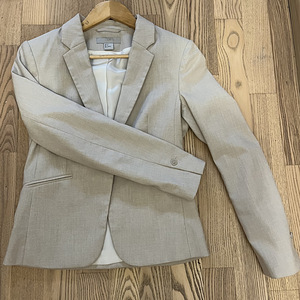 Светлый пиджак H&M (2 фото из 3)