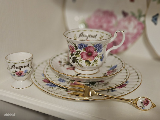 Royal Albert "Цветок месяца" Август