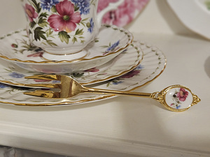 Royal Albert "Flower of the Month" August (3 foto / 8)