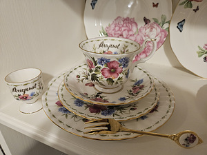 Royal Albert "Flower of the Month" August (8 foto / 8)