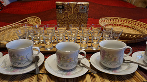 Сервиз на 10 персон + 17 рюмок + 5 конфетниц + ложки и др. (9 фото из 9)