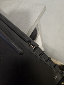 Lenovo y50-70 (3 foto / 3)