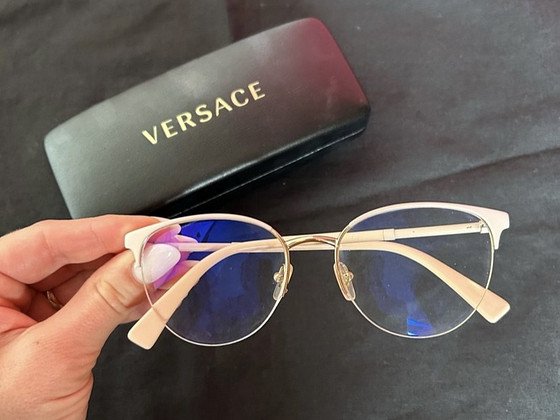 Мало использованные оригинальные оправы для очков Versace.