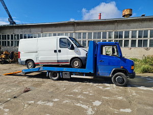 Puksiir mercedes benz vario kandevõime 3300 (1 foto / 10)