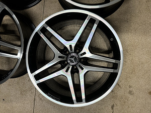 21" оригинальные диски Mercedes-Benz AMG 5x112 (как новые) (1 фото из 7)
