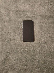 iPhone 11 64 ГБ (3 фото из 4)