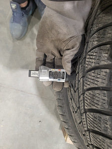 Резина pirelli 275/55R20 (4 фото из 7)