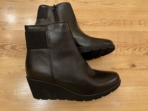 Naiste poolsaapad Relaxshoe, suurus 37, uued (1 foto / 4)