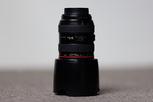 Canon EF 24-70mm f/2.8 объектив (1 фото из 8)