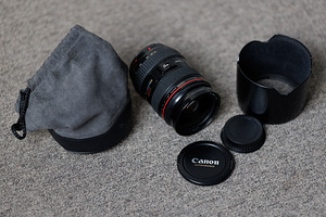 Canon EF 24-70mm f/2.8 объектив (5 фото из 8)