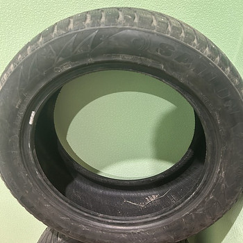 Зимние шины 235/55/18
