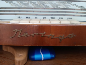 Продается старое радио с магнитофоном (2 фото из 4)