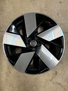 20" оригинальный диск Volvo 5x108 (1 шт) (1 фото из 3)